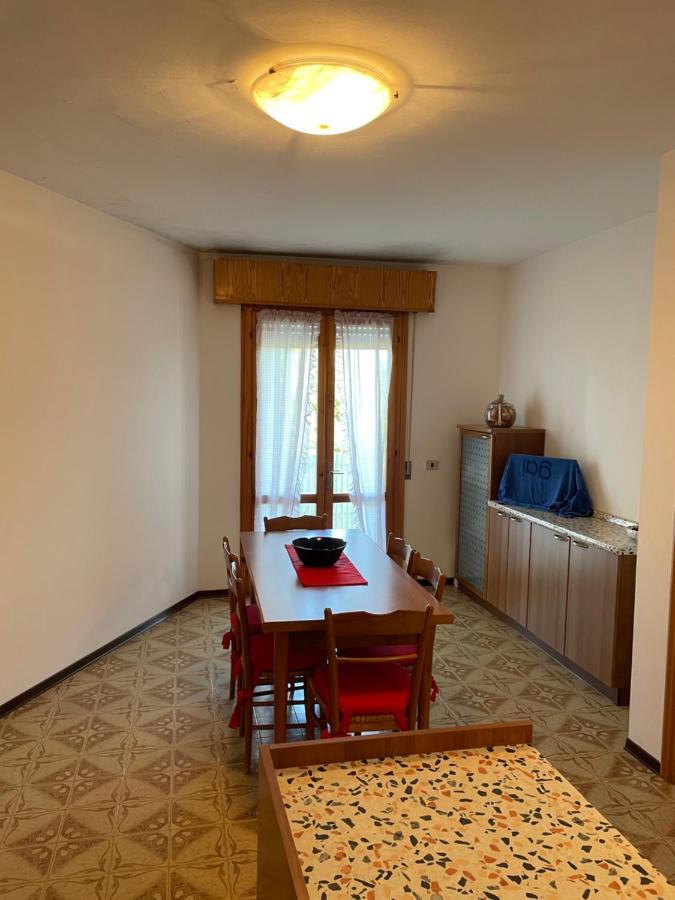 Condominio Prisma Бибионе Екстериор снимка