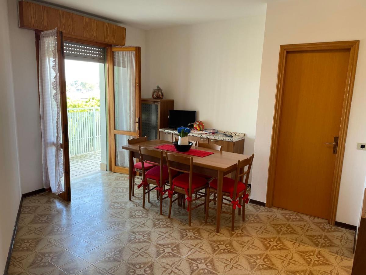 Condominio Prisma Бибионе Екстериор снимка