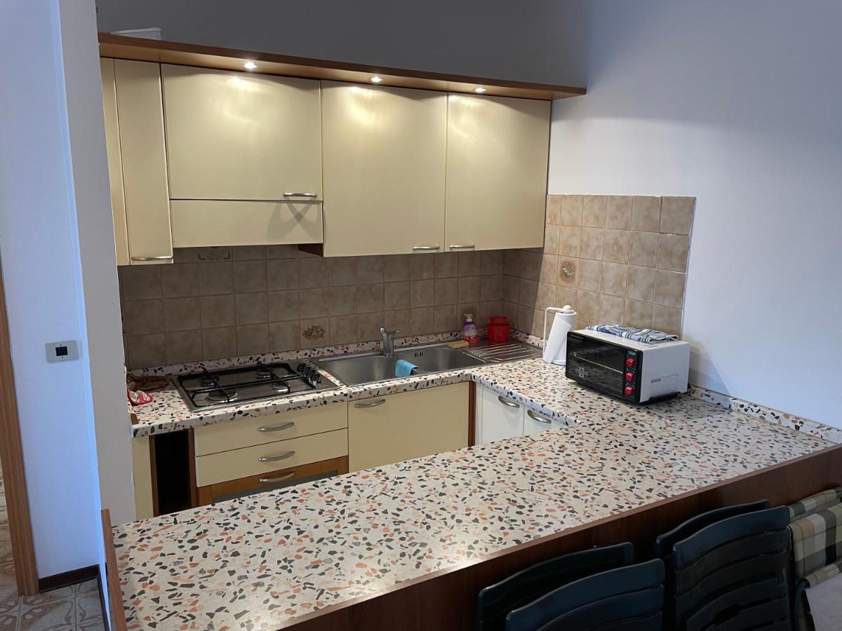 Condominio Prisma Бибионе Екстериор снимка