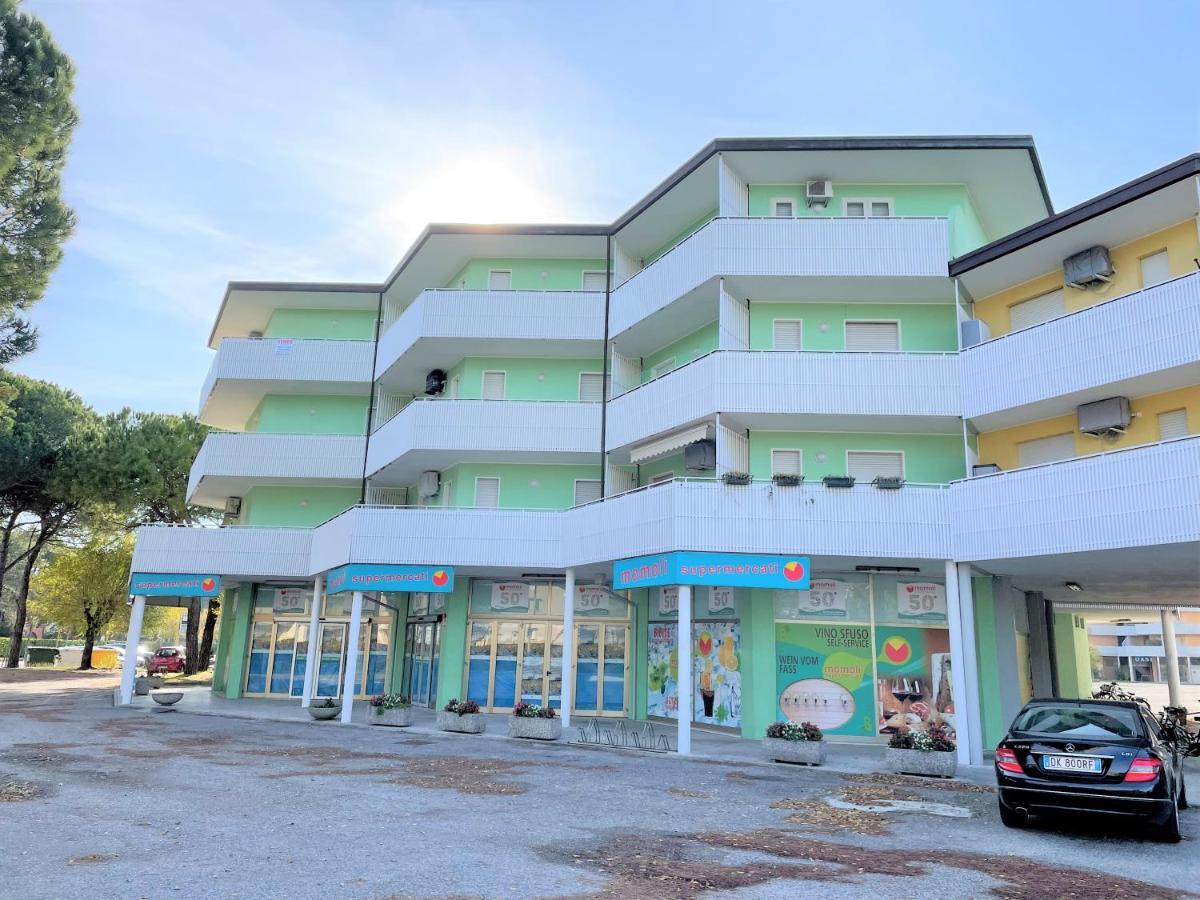 Condominio Prisma Бибионе Екстериор снимка