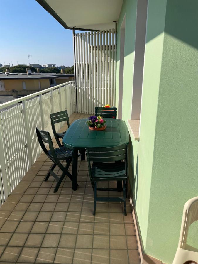 Condominio Prisma Бибионе Екстериор снимка